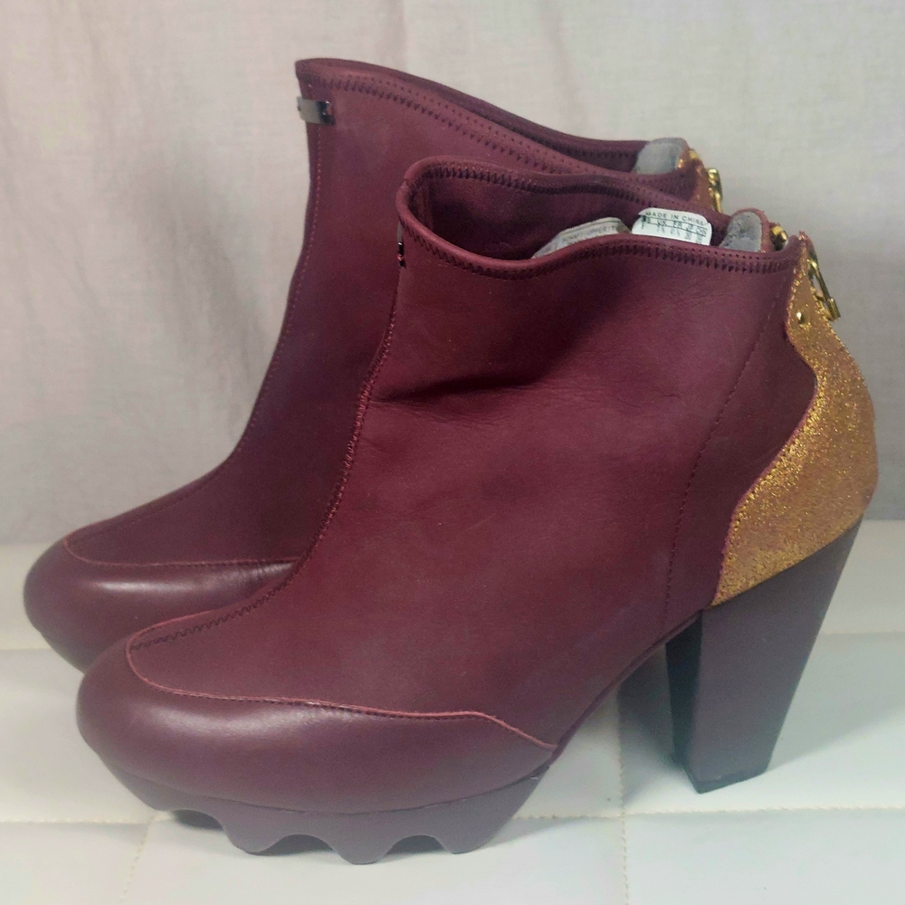 RARE Adidas SLVR Maroon & Gold Nubuck Ankle Boots, US9, Size Mismatch L9/R9.5